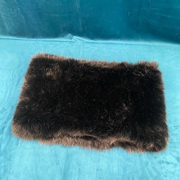 Forever 21 Faux Fur Inifinity Scarf Black OS - Picture 3 of 6
